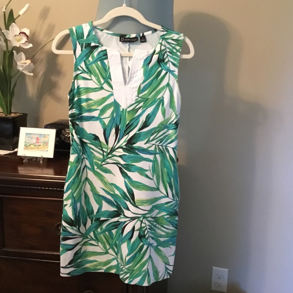 New York & Company-Women’s NWOT- White Dress with Hawaiian Green Leaf Print